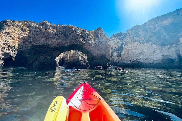 Kajaktour in kleiner Gruppe zu den Ponta da Piedade-Höhlen – Lagos
