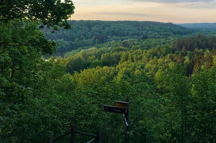 Os melhores spots e degustações de vinhos de Sigulda em uma caverna de areia de Ligatne