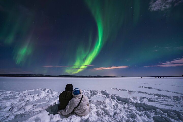 Excursión para grupos pequeños para fotografiar la aurora boreal en Rovaniemi