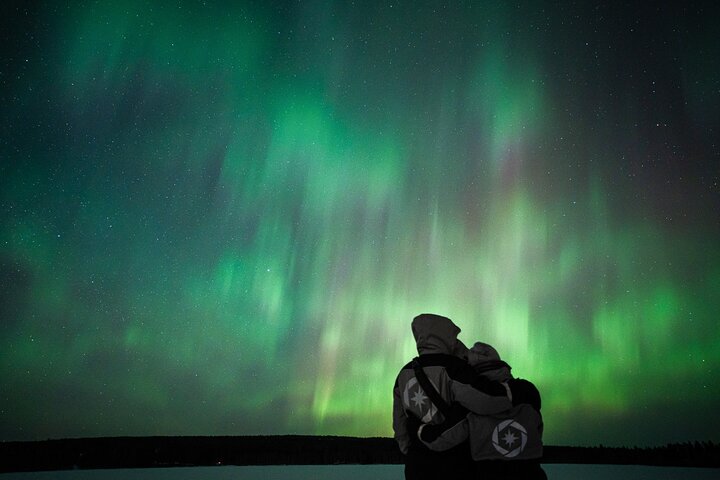 Excursión para grupos pequeños para fotografiar la aurora boreal en Rovaniemi