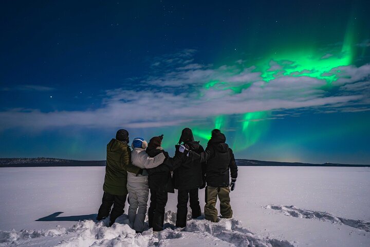 Excursión para grupos pequeños para fotografiar la aurora boreal en Rovaniemi