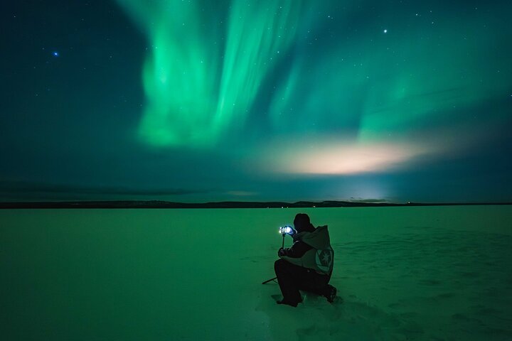 Excursión para grupos pequeños para fotografiar la aurora boreal en Rovaniemi