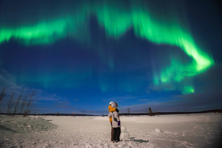 Excursión para grupos pequeños para fotografiar la aurora boreal en Rovaniemi