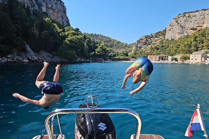 Makarska 3 - Island Speedboat Tour: Golden Horn og "Little Venice"