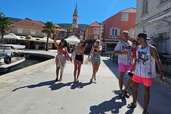 Makarska 3 - Island Speedboat Tour: Blå grottan på Hvar & Blå lagunen