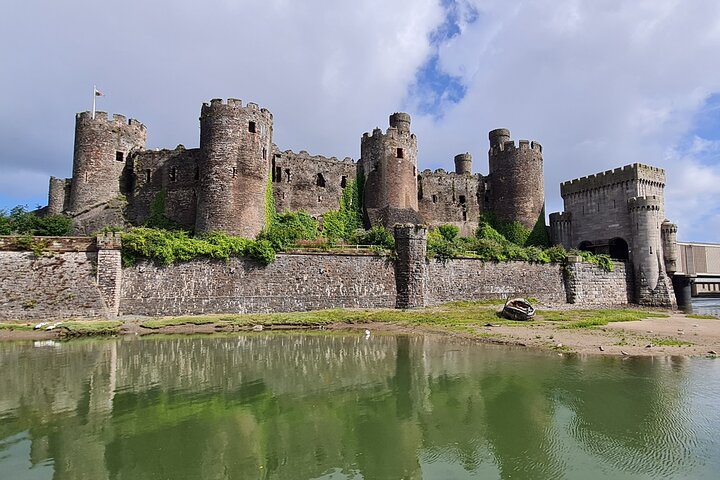 Open groepsrondleiding door Conwy Castle met een officiële gids