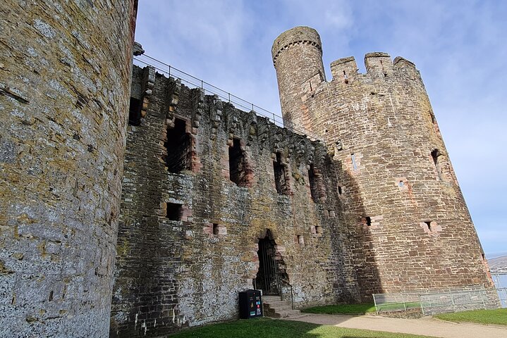 Open groepsrondleiding door Conwy Castle met een officiële gids