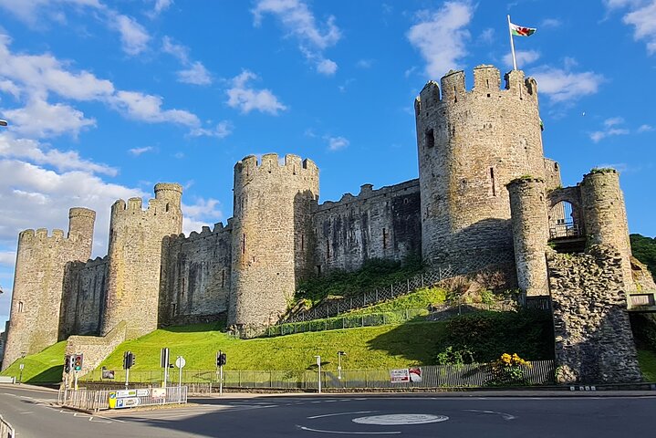Open groepsrondleiding door Conwy Castle met een officiële gids