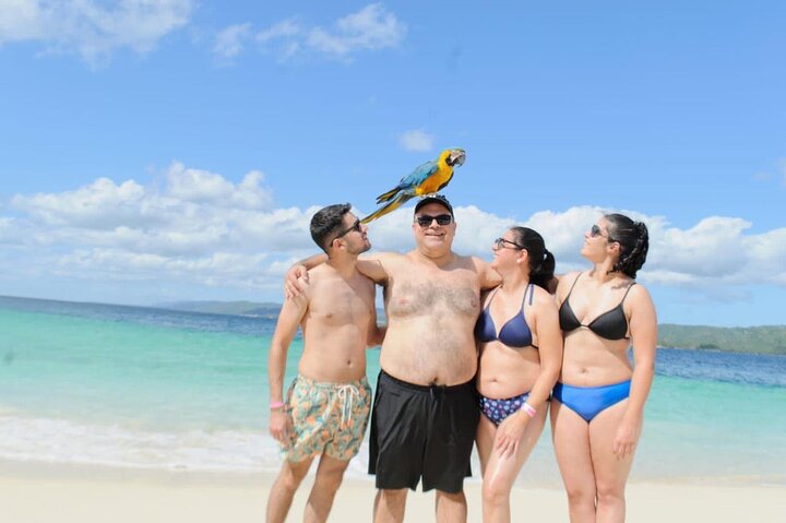 Aventura en Samaná: Cayo Levantado y Salto del Limón.