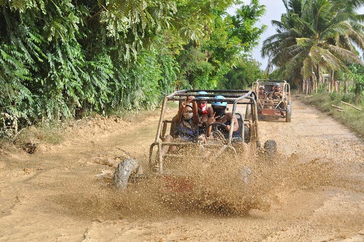 Aventura en Samaná: Cayo Levantado y Salto del Limón.