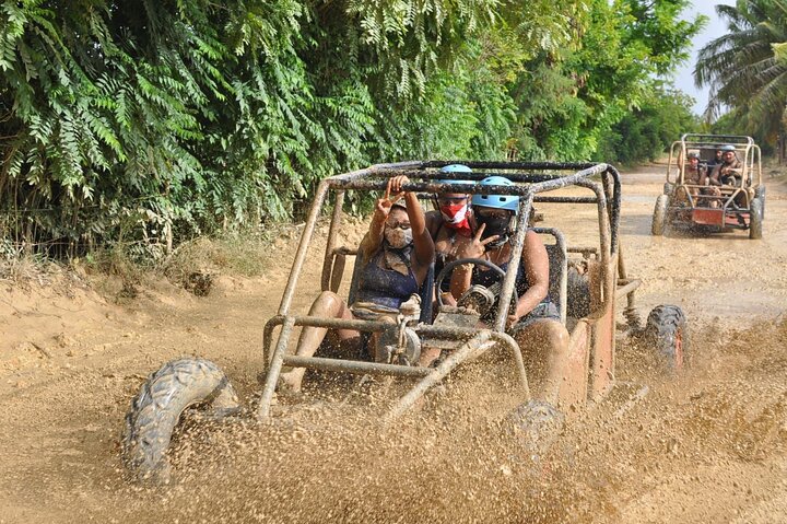 Aventura en Samaná: Cayo Levantado y Salto del Limón.