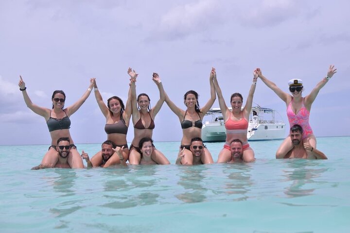 Aventura en Samaná: Cayo Levantado y Salto del Limón.