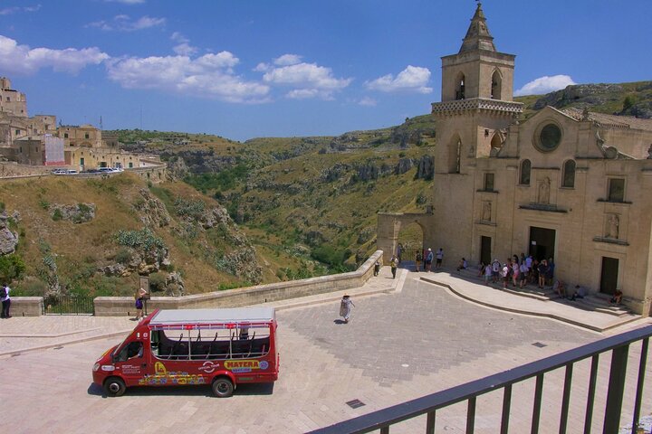 Panoramatour durch die Sassi von Matera im offenen Bus mit Höhlenhaus