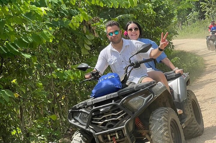 Aventura en Samaná: Cayo Levantado y Salto del Limón.