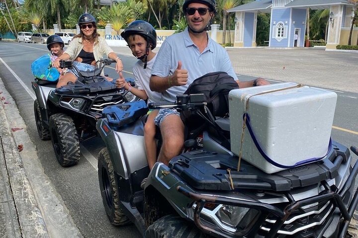 Aventura en Samaná: Cayo Levantado y Salto del Limón.