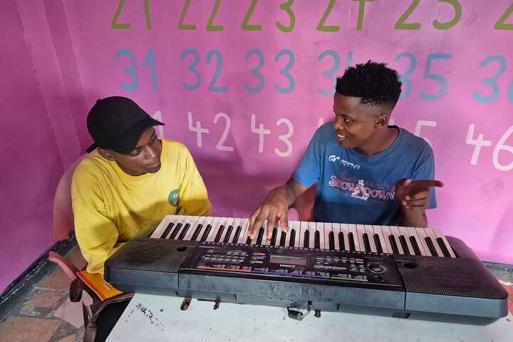 Deltag i de lokale i 3 dage: Homestay, musik, dans og akrobatik