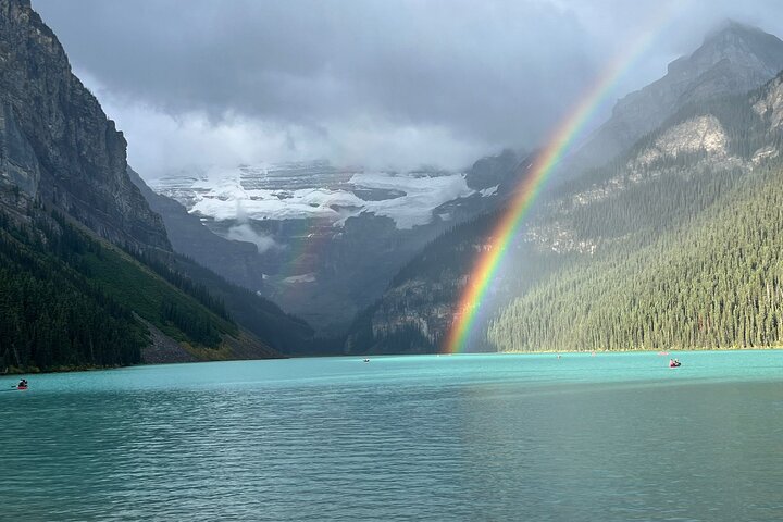 Restauranter i nærheten av Moraine Lake & Louise & Banff Day Tour