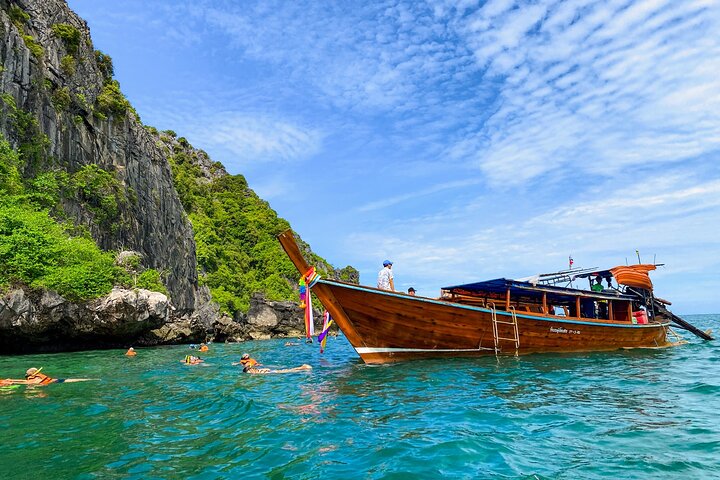 Koh Lanta 4 Islands av Private Longtail Boat med Emerald Cave