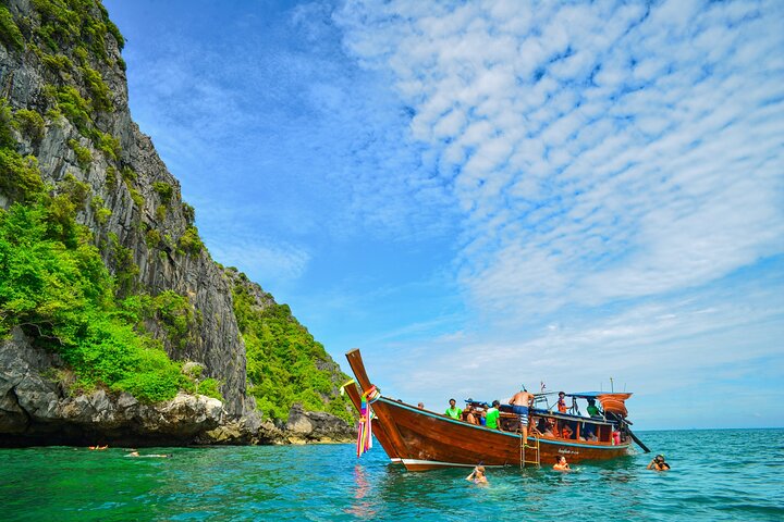 Koh Lanta 4 Islands av Private Longtail Boat med Emerald Cave