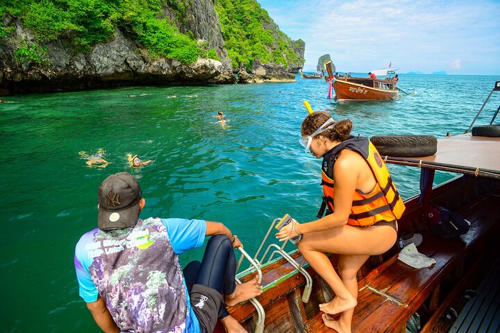 Koh Lanta 4 Islands av Private Longtail Boat med Emerald Cave