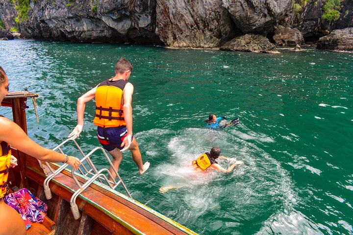 Koh Lanta 4 Islands av Private Longtail Boat med Emerald Cave