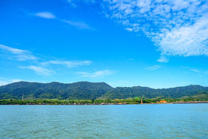 Koh Lanta 4 Islands av Private Longtail Boat med Emerald Cave