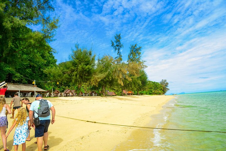 Koh Lanta 4 Islands av Private Longtail Boat med Emerald Cave