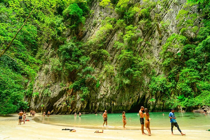 Koh Lanta 4 Islands av Private Longtail Boat med Emerald Cave