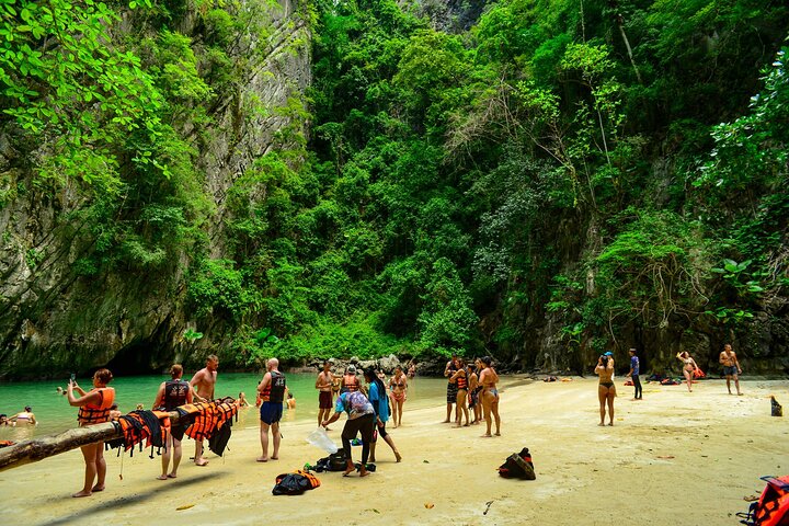 Koh Lanta 4 Islands av Private Longtail Boat med Emerald Cave