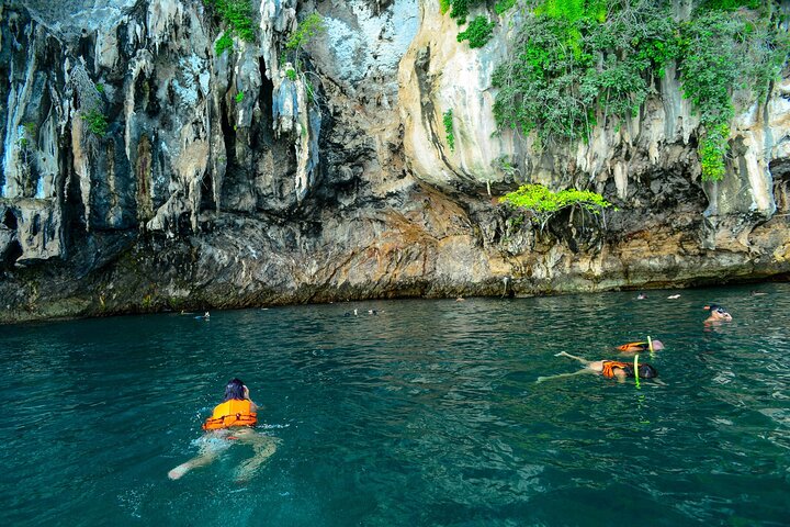 Koh Lanta 4 Islands av Private Longtail Boat med Emerald Cave