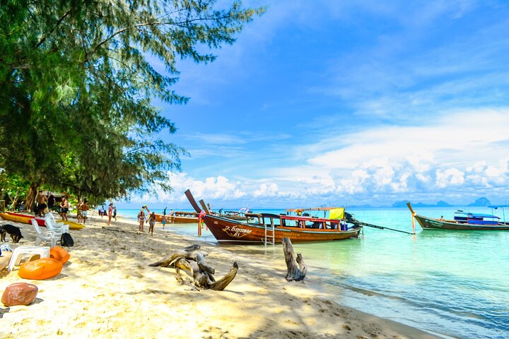 Koh Lanta 4 Islands av Private Longtail Boat med Emerald Cave