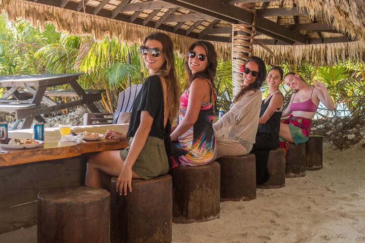 Hel dag i Bora Bora med lunsj på Motu Fanfan