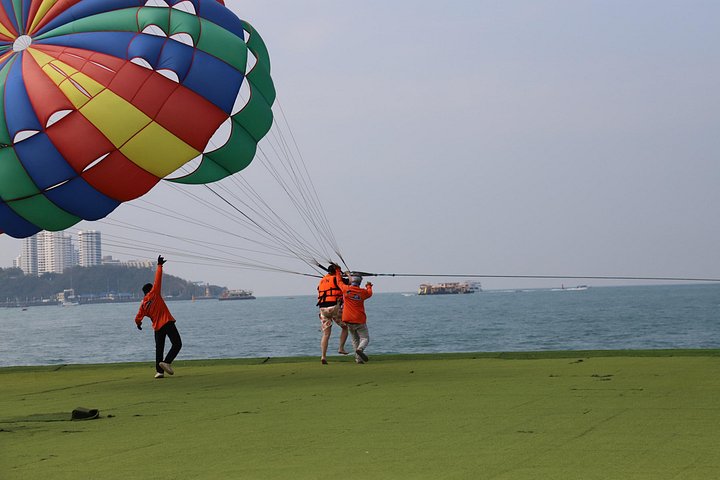 Viagem a Koh Larn a partir de Pattaya com Snorkeling Jetski Parasailing
