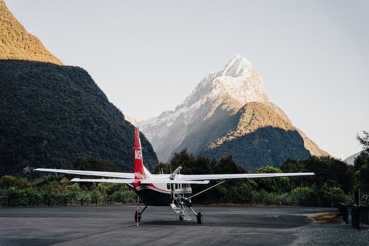 Milford Sound Cruise met retourvlucht Vluchten vanuit Queenstown