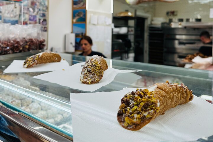 Taormina: Sizilianische Street Food & Wine Tour von Do Eat Better