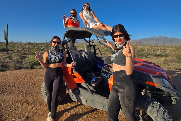 Tour guidé en ATV ou UTV au coucher du soleil pour 2 personnes hors route à Scottsdale