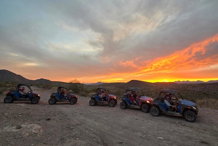 Tour guidé en ATV ou UTV au coucher du soleil pour 2 personnes hors route à Scottsdale