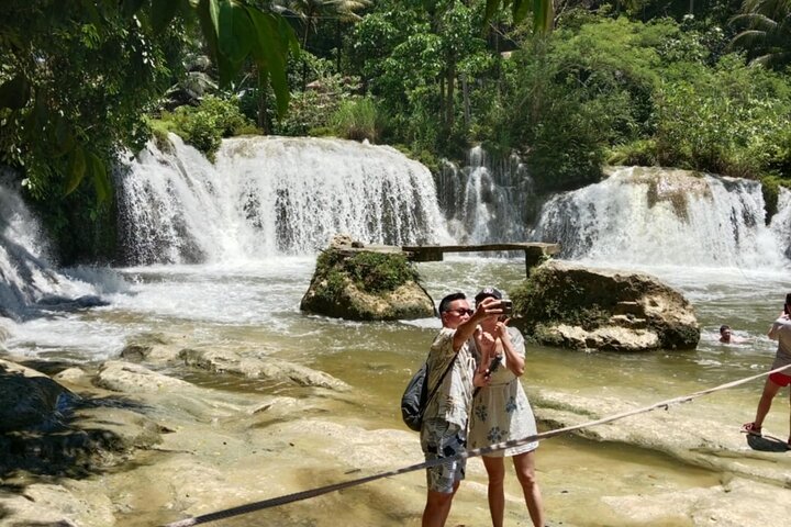 Hoteller i nærheden af Tarsier, Waterfalls & Chocolate Hills Tour