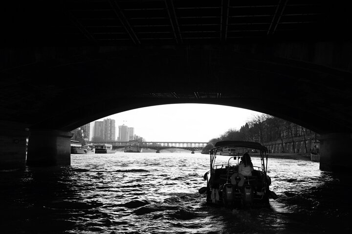 Top Private Cruises in Paris with French Champagne and surprises