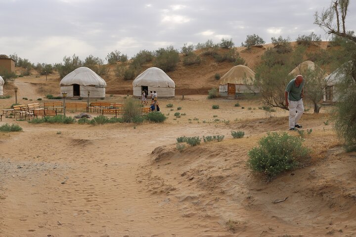 Tour di 2 giorni in campeggio Aydar Lake Yurt da Bukhara