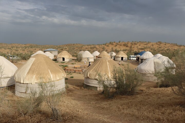 Tour di 2 giorni in campeggio Aydar Lake Yurt da Bukhara
