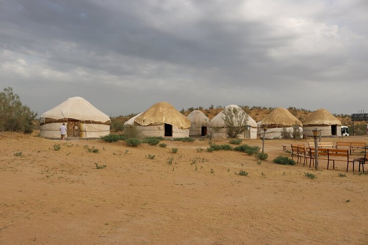 Tour di 2 giorni in campeggio Aydar Lake Yurt da Bukhara