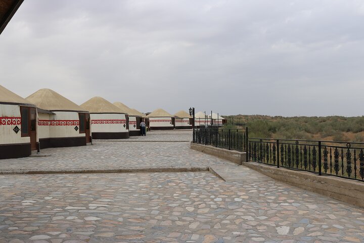 Tour di 2 giorni in campeggio Aydar Lake Yurt da Bukhara