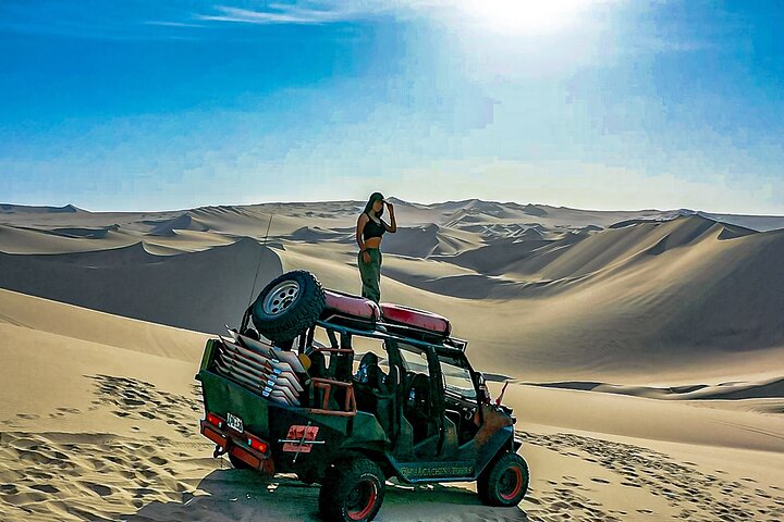Duna Camp Desert Glamping i Huacachina med buggy och sandboarding