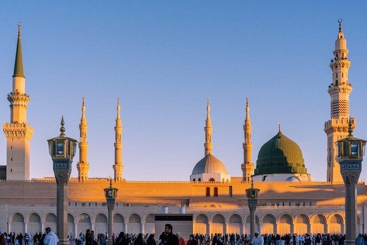 Guided Madinah Ziyarah: Sacred Heritage Half-Day Experience