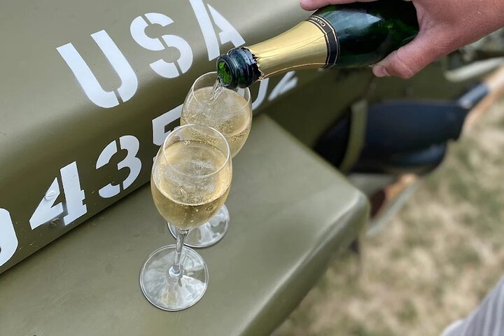 Recorrido en jeep por los viñedos de Champaña con degustación de vinos
