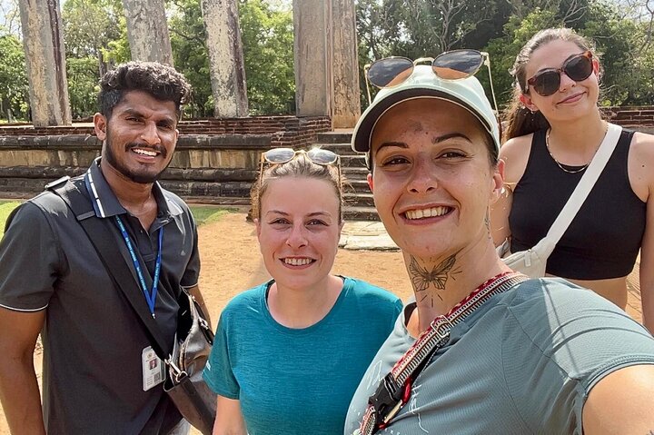 Tour Privado de Patrimônio de Anuradhapura - Tudo Incluído