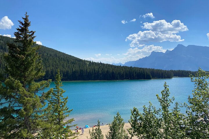 Restauranter i nærheten av Moraine Lake & Louise & Banff Day Tour