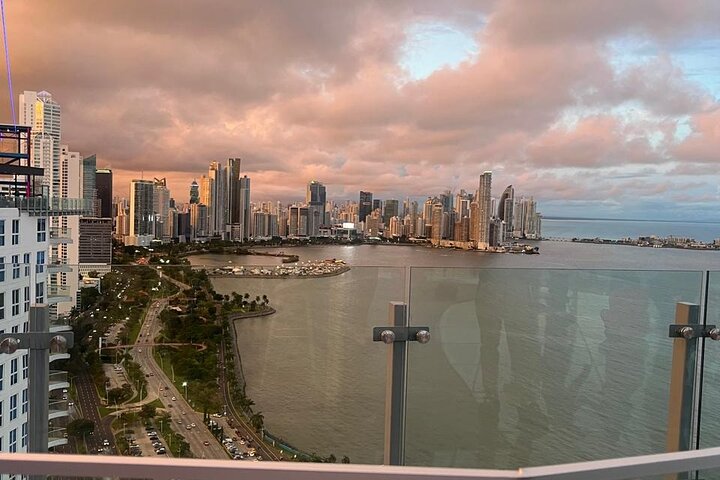 Private City Tour + CANAL + Old Town + Amador + 360° VIEWS