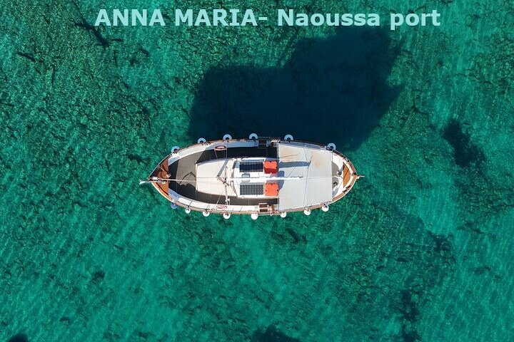 Excursion en bateau d'une demi-journée à Paros au départ du port et de la baie de Naoussa .
